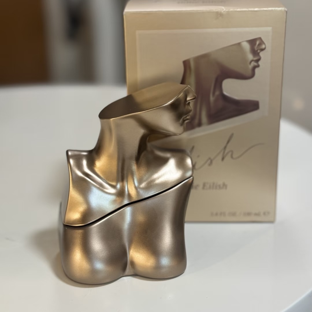 ビリー・アイリッシュ オードパルファムスプレー 香水（女性用 - Home Fragrance Vanilla Musk のレビューと価格