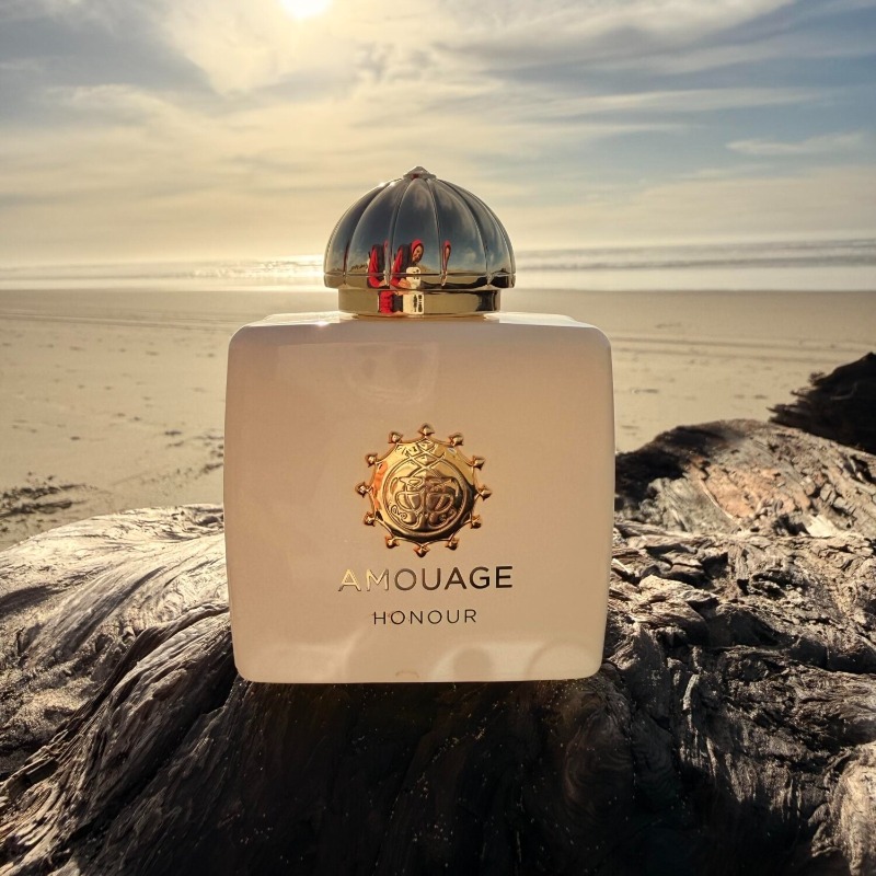 AMOUAGE 高級女性用香水 100ml フローラル オリ - Home Fragrance Vanilla Musk のレビューと価格
